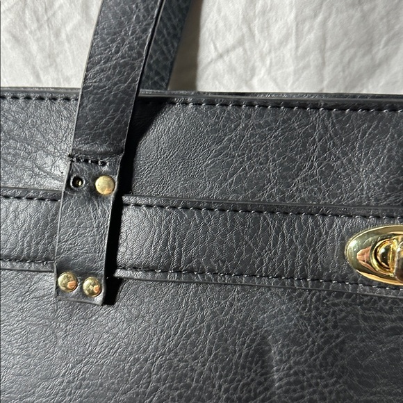 Bueno Classic Black Leather Tote - Picture 7 of 8